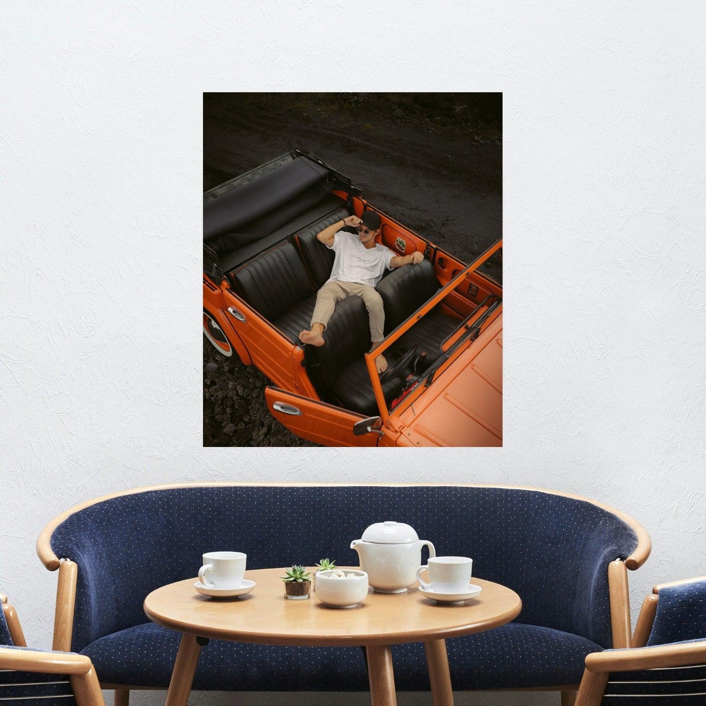 Tablou Canvas suvul decapotabil sub cer senin albastru | The Print Studio