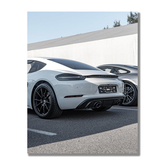 Tablou Canvas Porsche viteza intr-un peisaj urban vibrant | The Print Studio