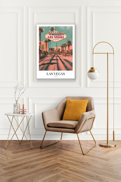Tablou Canvas Las Vegas retro - luminile orasului si palme sub cerul noptii | The Print Studio