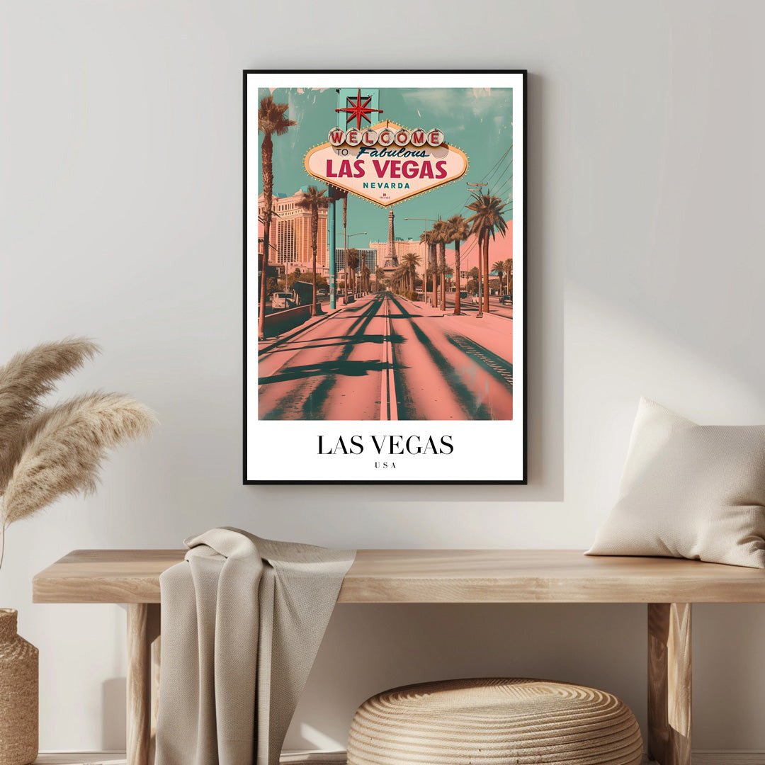 Tablou Canvas Las Vegas retro - luminile orasului si palme sub cerul noptii | The Print Studio