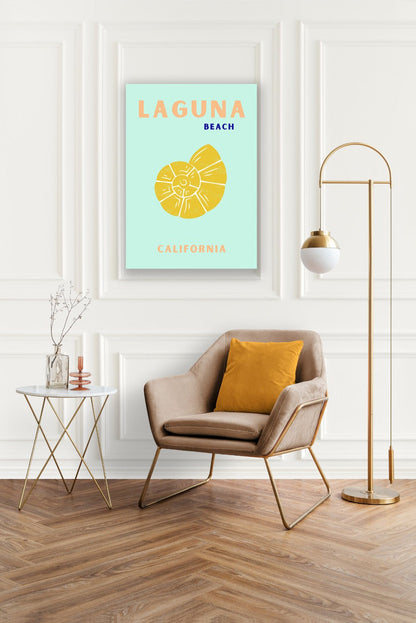 Tablou Canvas scoica galbena minimalista pe plaja la apus | The Print Studio